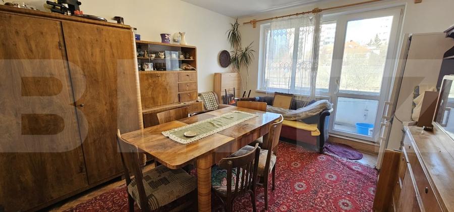 Apartament cu 4 camere semidecomandat în Simeria