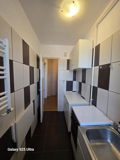 Apartament cu 2 camere semidecomandat în Florilor