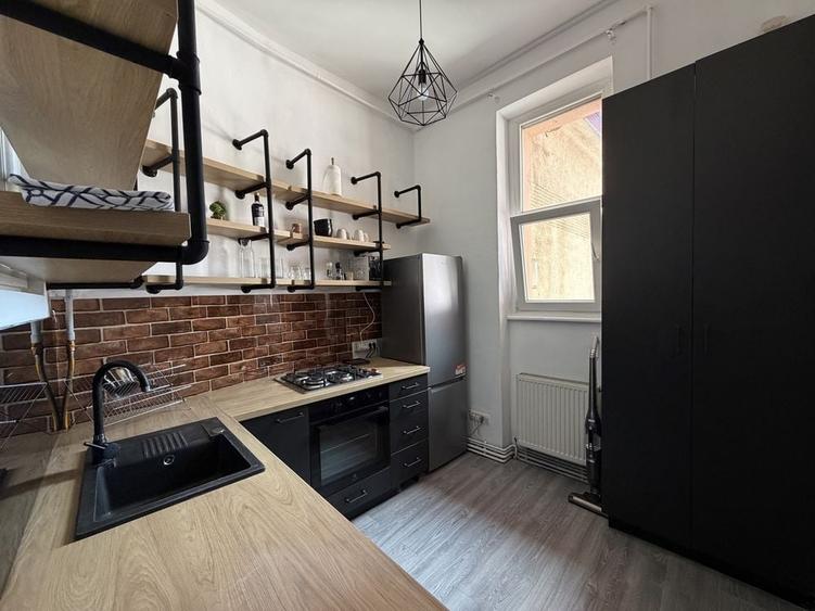 Apartament cu 3 camere decomandat în Ultracentral