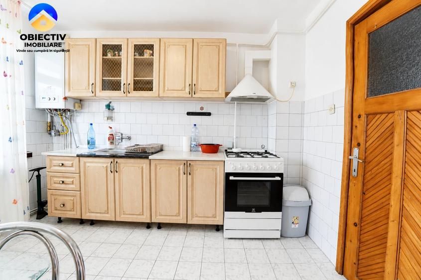 Apartament cu 3 camere decomandat, mobilat în Stejaru (Pângărați)