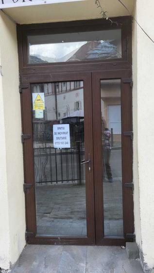 Spațiu comercial, de 350 mp, în Ultracentral