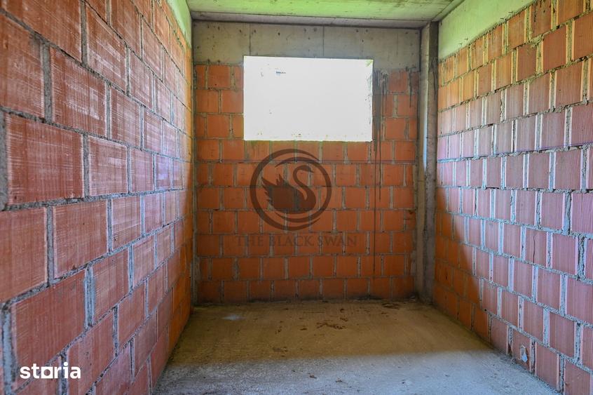 Casă cu 5 camere cu Teren 384 Mp în Central