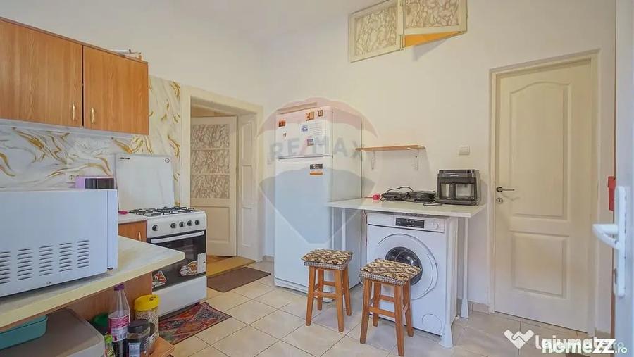Casă cu 3 camere cu Teren 290 Mp în Central
