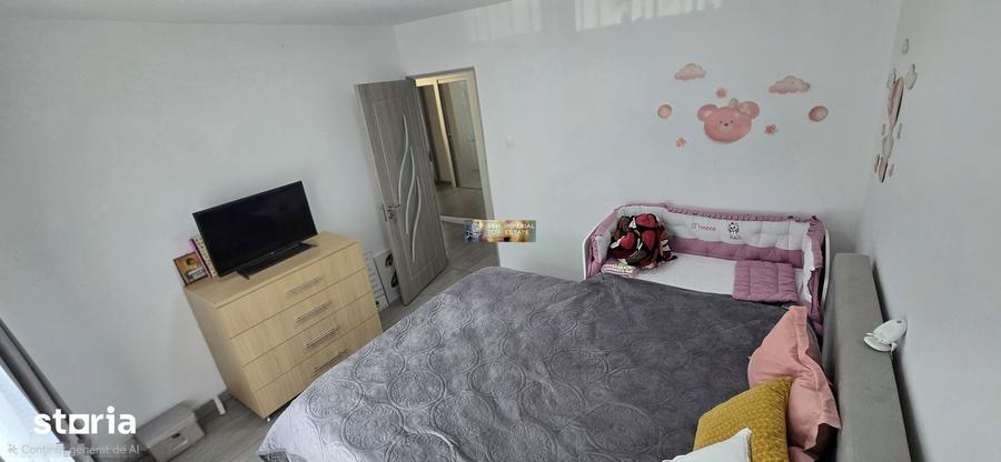 Apartament cu 2 camere decomandat în Far