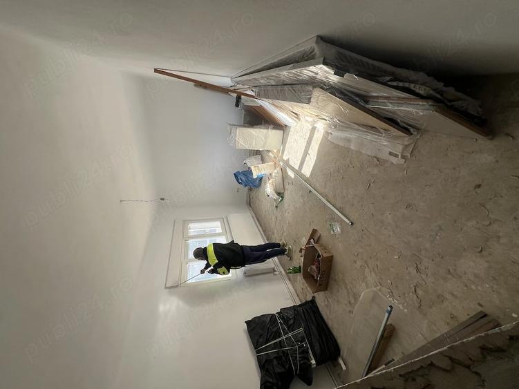Apartament cu 3 camere nedecomandat în Central