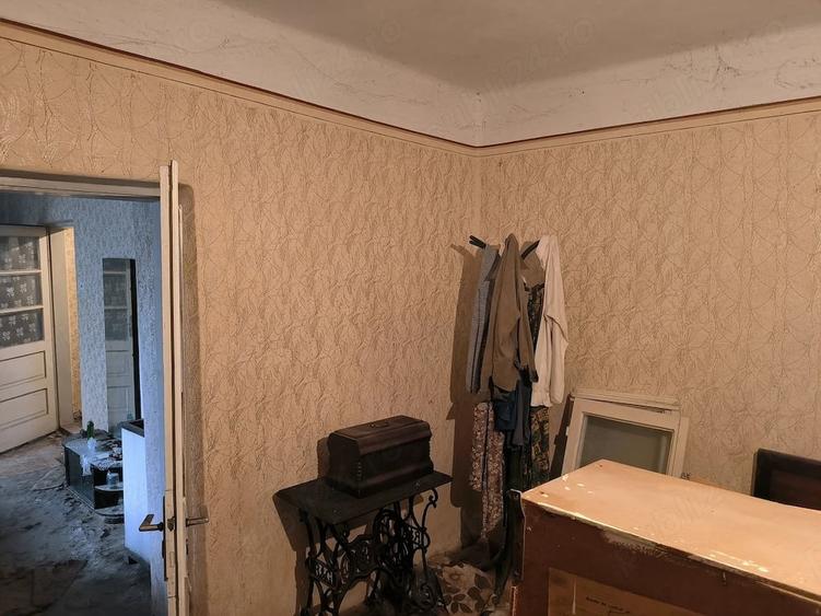 Casă cu 5 camere cu Teren 2100 Mp în Central