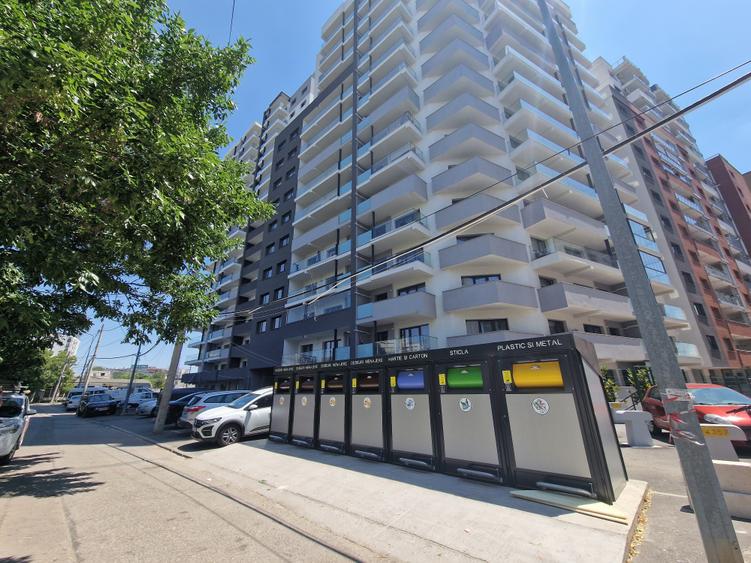 Penthouse cu 4 camere decomandat în Mihai Bravu