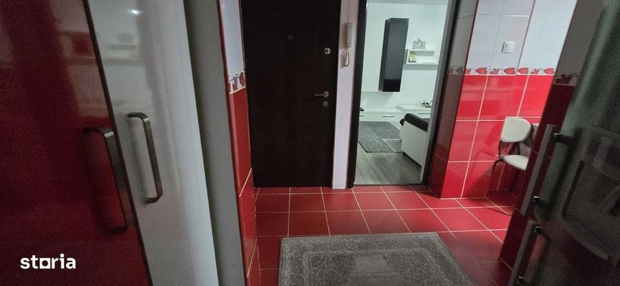 Apartament cu 3 camere decomandat în Micro 3