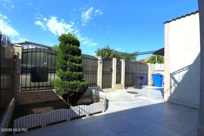 Duplex cu 4 camere cu Canalizare în Central