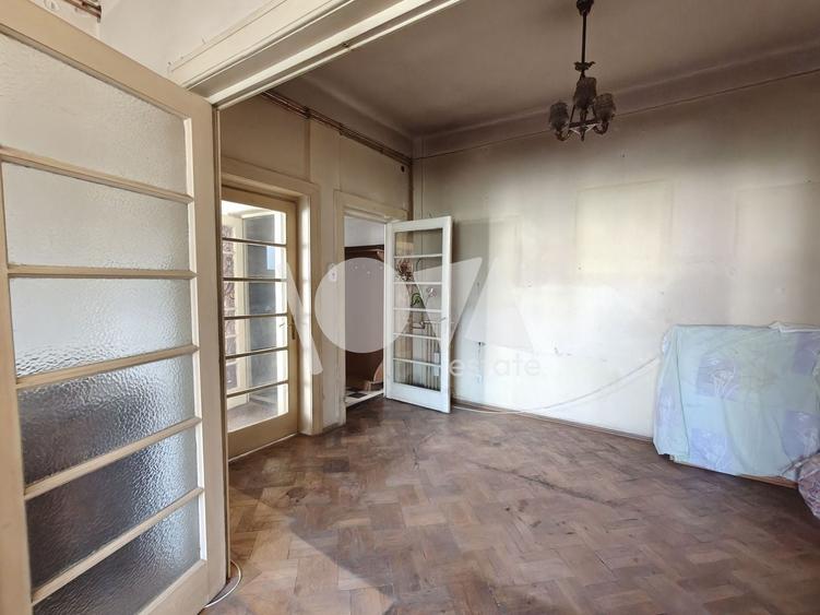 Apartament cu 3 camere semidecomandat în P-ța Sfântul Ștefan