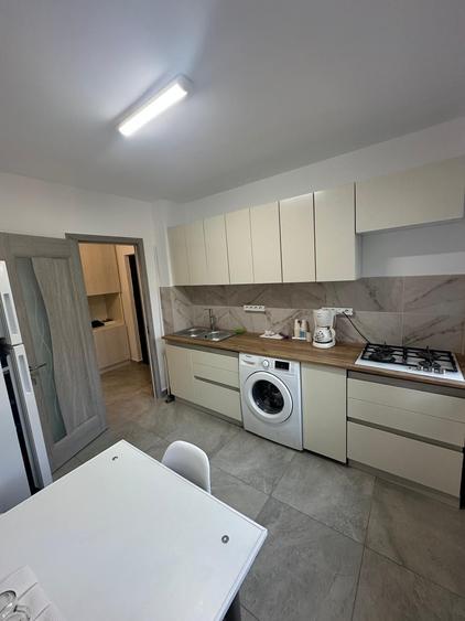 Apartament cu 3 camere decomandat în Militari