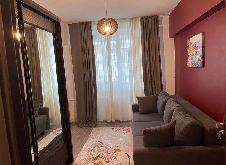 Apartament cu 3 camere decomandat în Drumul Taberei