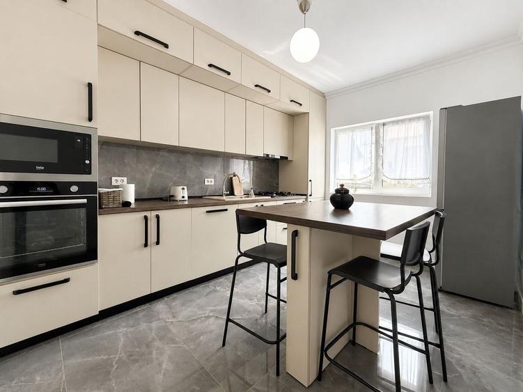 Duplex cu 4 camere cu Canalizare în Covaci