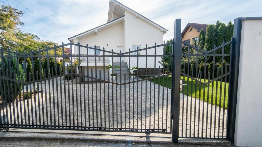 Casă cu 4 camere cu Teren 934 Mp în Sântandrei