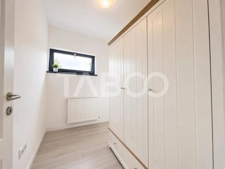 Casă cu 5 camere cu Teren 230 Mp în Central
