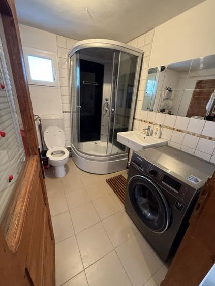 Casă individuală cu 7 camere cu Canalizare în Bolintin-Deal