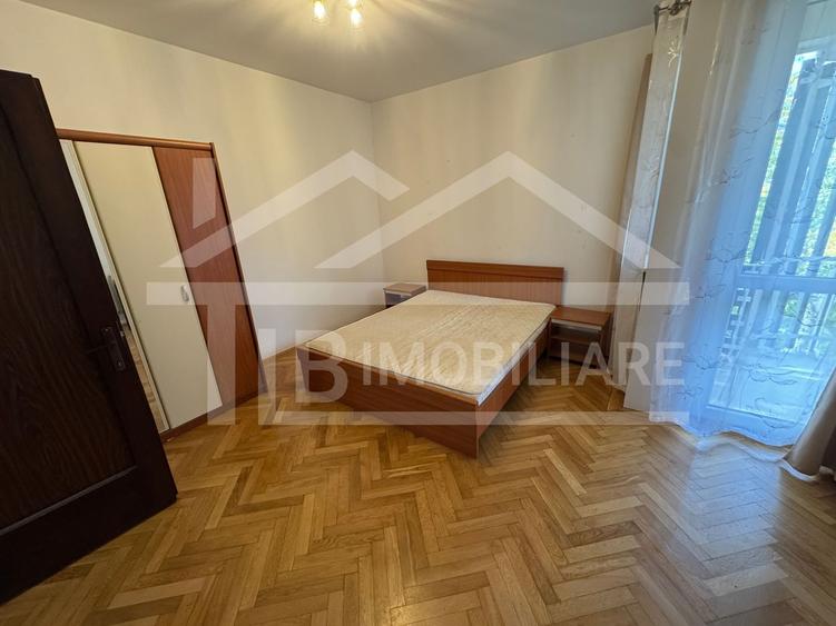 Apartament cu 4 camere decomandat în Semicentral