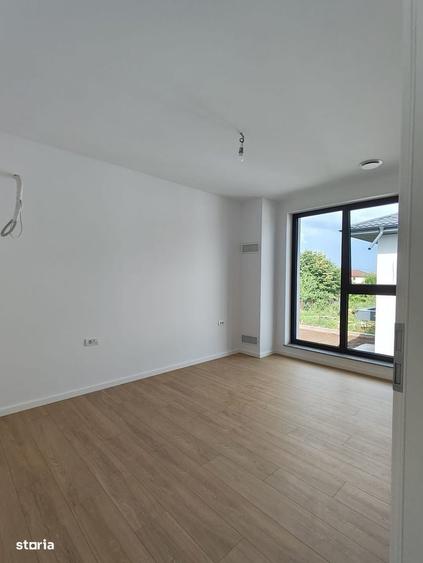 Casă cu 4 camere în Mogoșoaia