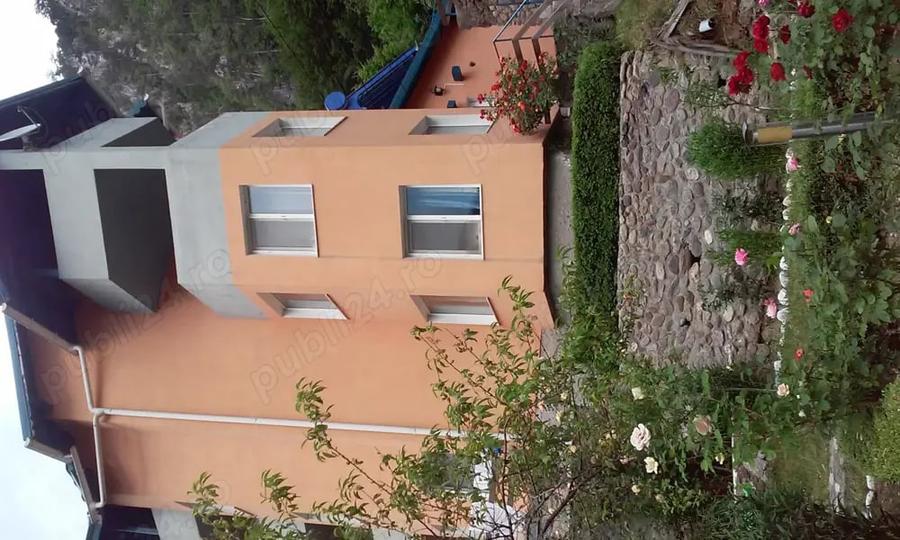 Casă cu 6 camere în Băile Herculane