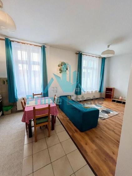 Apartament cu 3 camere semidecomandat, mobilat în Ultracentral
