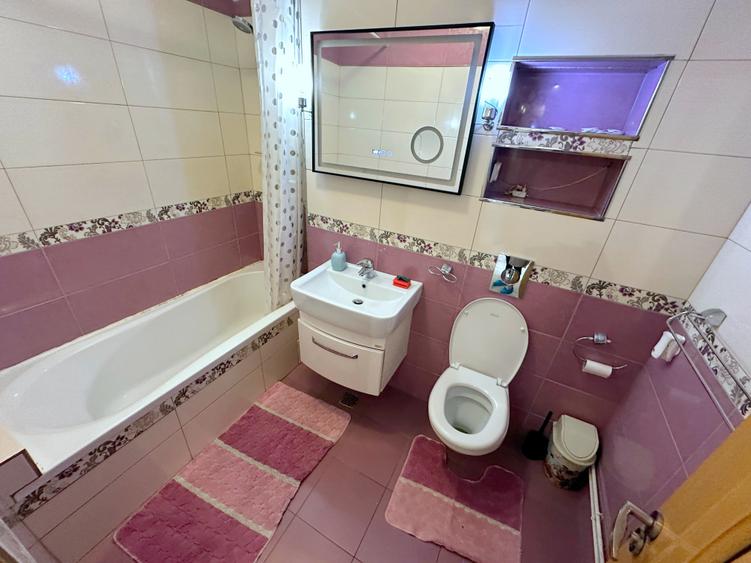 Apartament cu 3 camere decomandat în Central