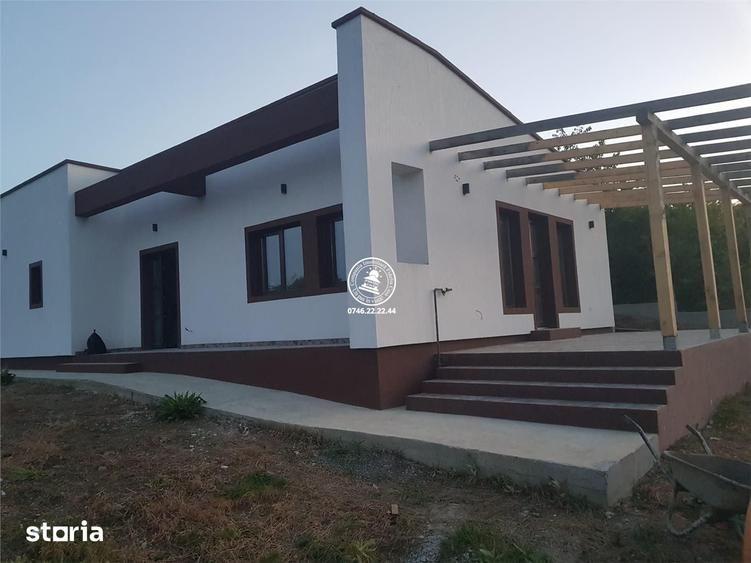 Casă cu 4 camere cu Teren 500 Mp în Tomești