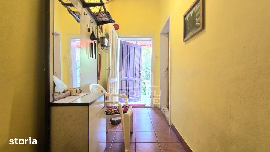 Casă cu 3 camere nedecomandat cu Teren 698 Mp în Pârneava