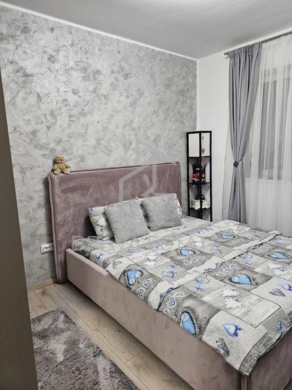 Apartament cu 3 camere decomandat, mobilat în Sânnicoară