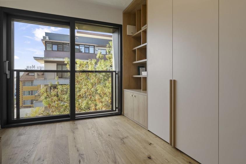 Apartament cu 3 camere decomandat, mobilat în Aviației