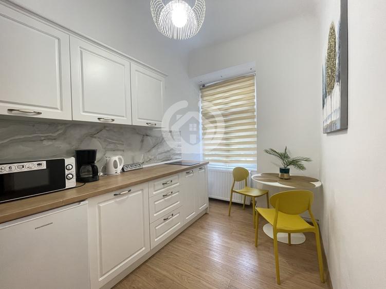 Apartament cu 2 camere decomandat, mobilat în Ultracentral