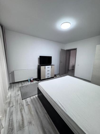 Apartament cu 2 camere semidecomandat în Florești