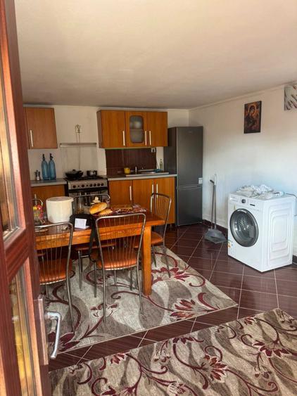 Casă cu 3 camere în Lelești