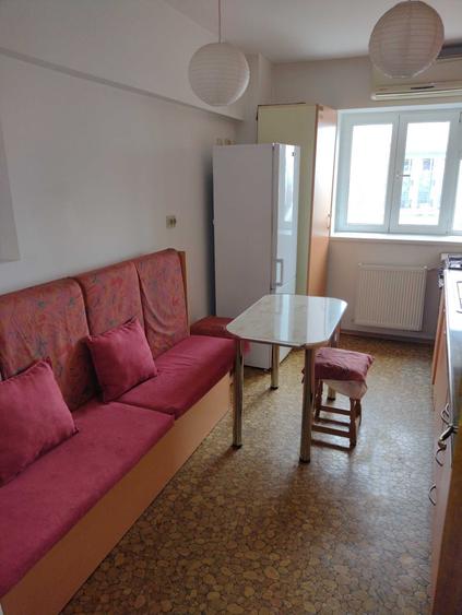 Apartament cu 2 camere decomandat în Panduri