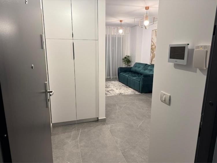 Apartament cu 2 camere semidecomandat, mobilat în UTA