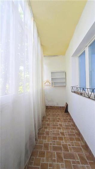 Apartament cu 4 camere decomandat în Micro 16
