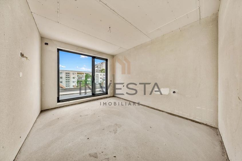 Apartament cu 3 camere semidecomandat în Andrei Mureșanu