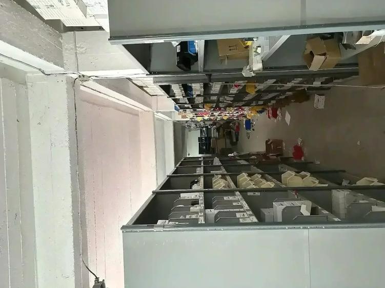 Spațiu comercial, de 1,100 mp, în Săcălaz