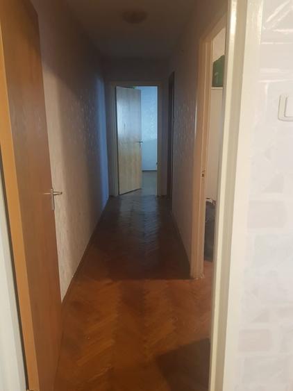 Apartament cu 3 camere semidecomandat în Militari