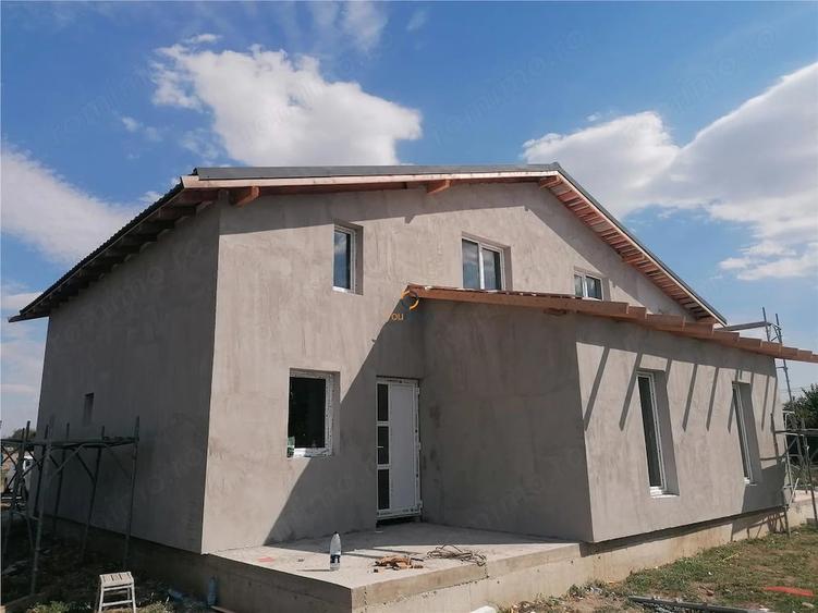 Casă cu Teren 280 Mp în Central