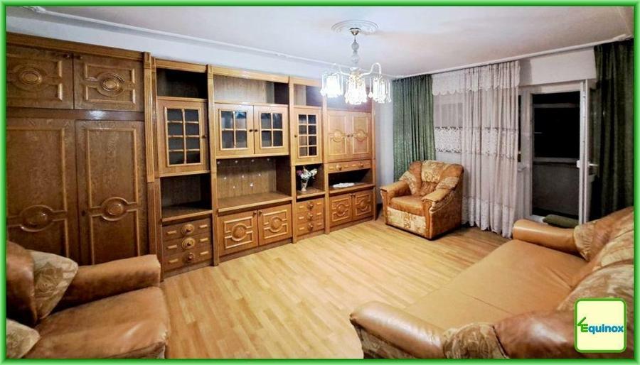 Apartament cu 3 camere decomandat în B-dul București