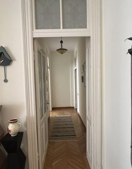 Apartament cu 3 camere semidecomandat în Cișmigiu