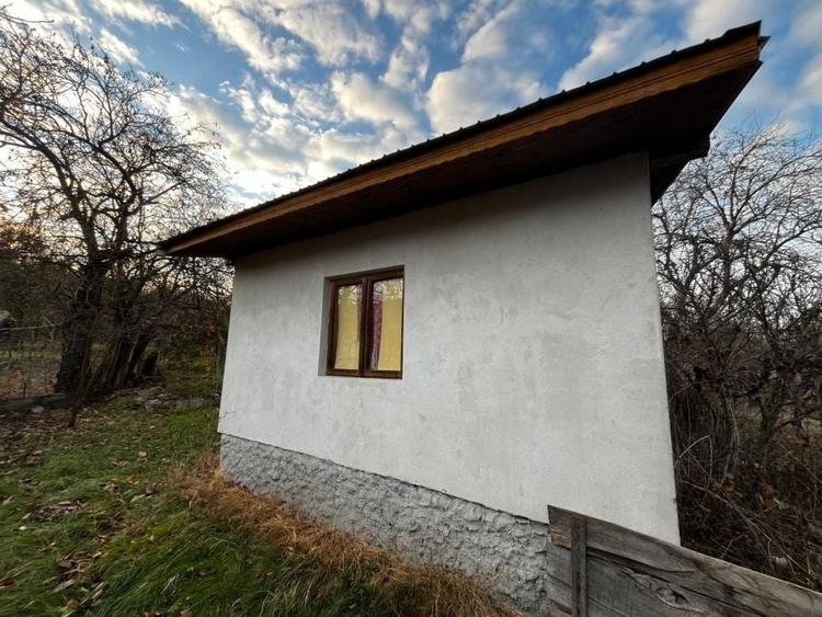 Casă individuală cu 1 camere cu Canalizare în Strâmba-Jiu