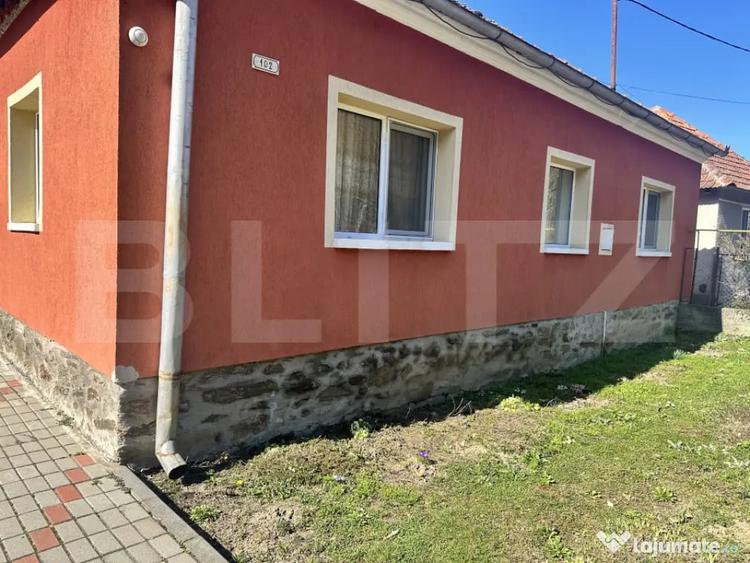 Casă cu 3 camere cu Teren 3298 Mp în Central