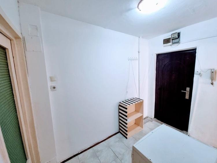 Apartament cu 2 camere semidecomandat, mobilat în Complex Studențesc