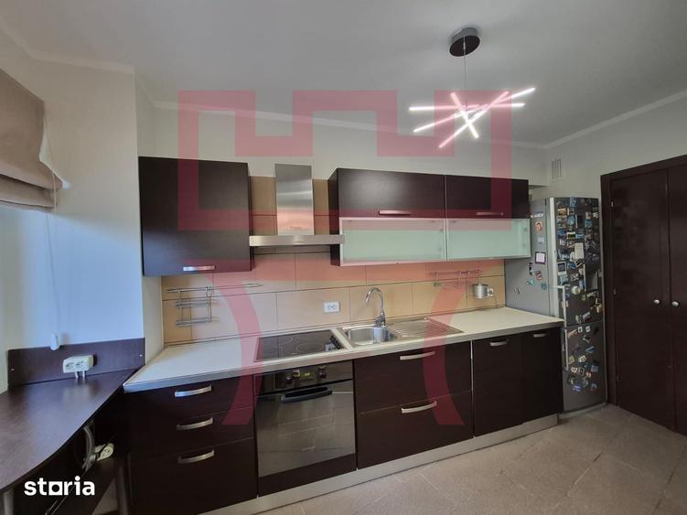 Apartament cu 3 camere în Plopilor