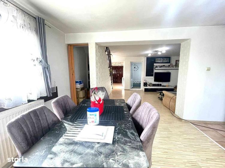 Casă cu 4 camere în Lilieci