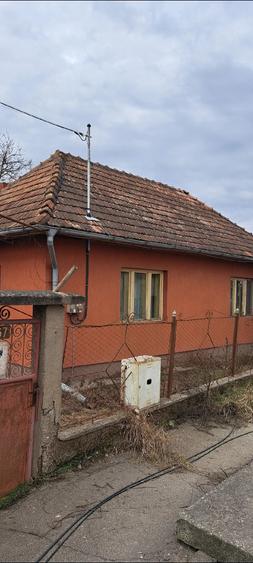 Casă cu 3 camere cu Teren 7400 Mp în Răscruci