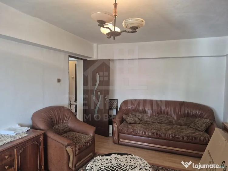 Apartament cu 3 camere decomandat în Sărari