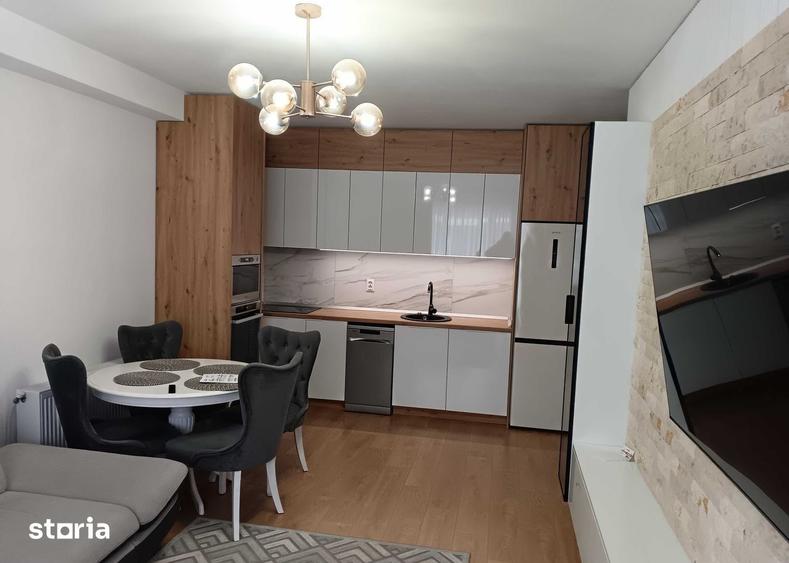 Apartament cu 3 camere, mobilat în Tractorul