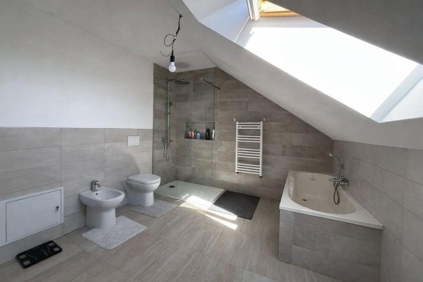 Casă individuală cu 5 camere cu Canalizare în Beclean